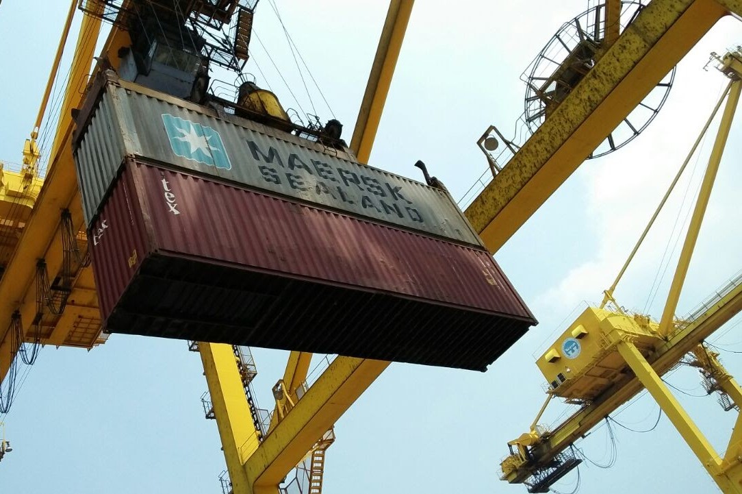 Container handling and inland river link